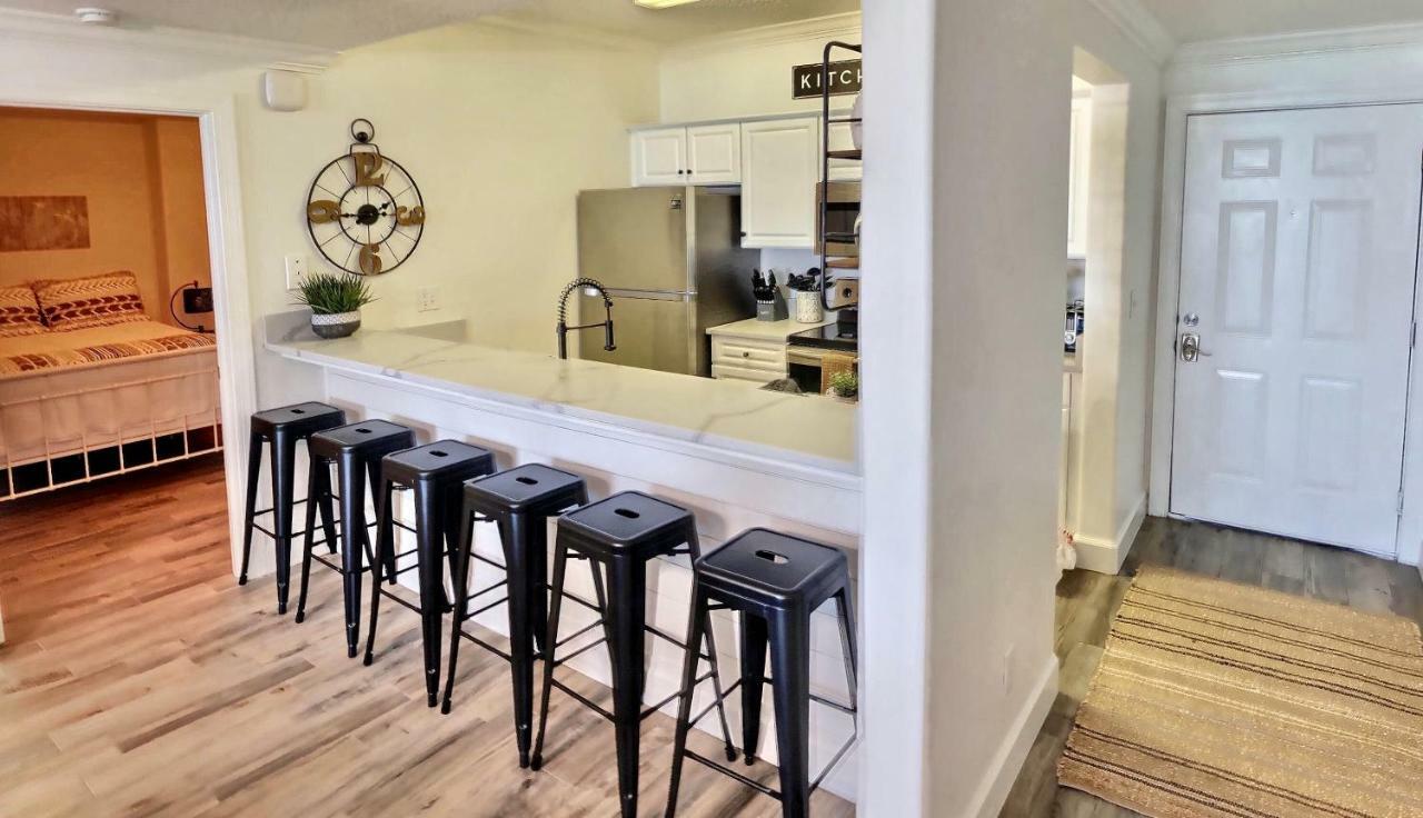 Barefoot Bliss - Beachfront Condo - Sleeps 12 Panama City Beach Buitenkant foto