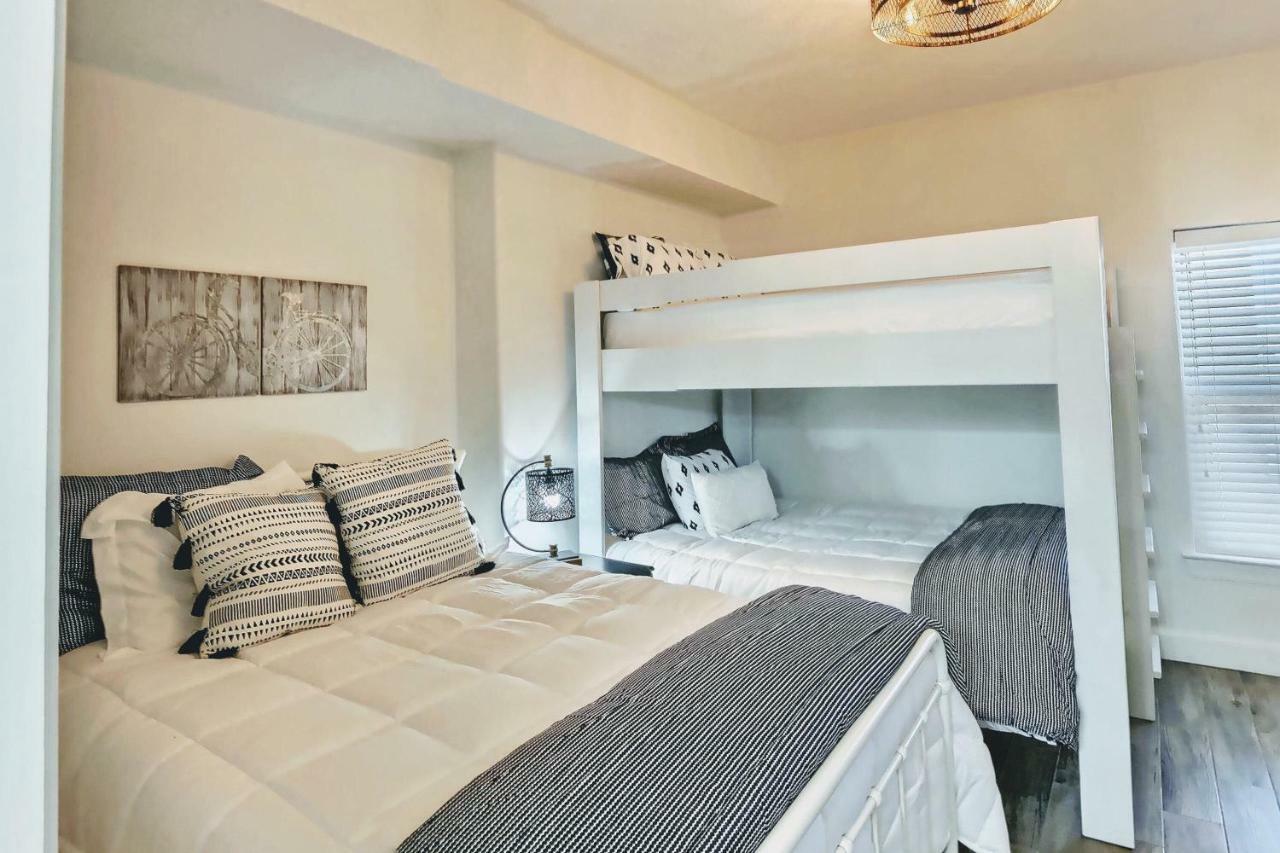 Barefoot Bliss - Beachfront Condo - Sleeps 12 Panama City Beach Buitenkant foto