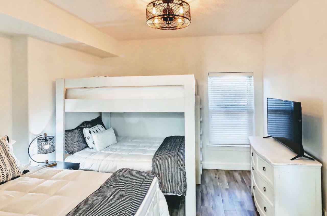 Barefoot Bliss - Beachfront Condo - Sleeps 12 Panama City Beach Buitenkant foto