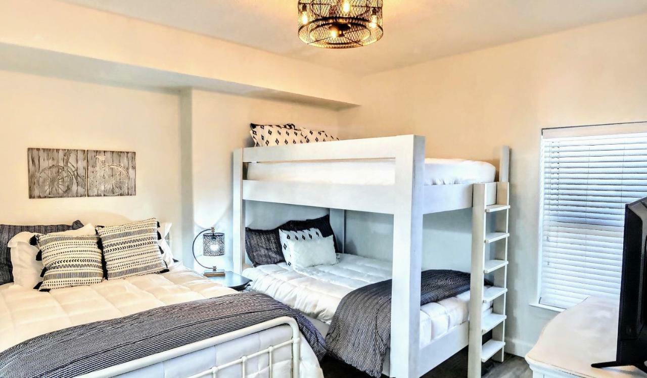 Barefoot Bliss - Beachfront Condo - Sleeps 12 Panama City Beach Buitenkant foto